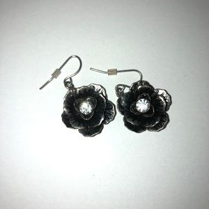 4/$25 Flower Dangle Earrings Silver